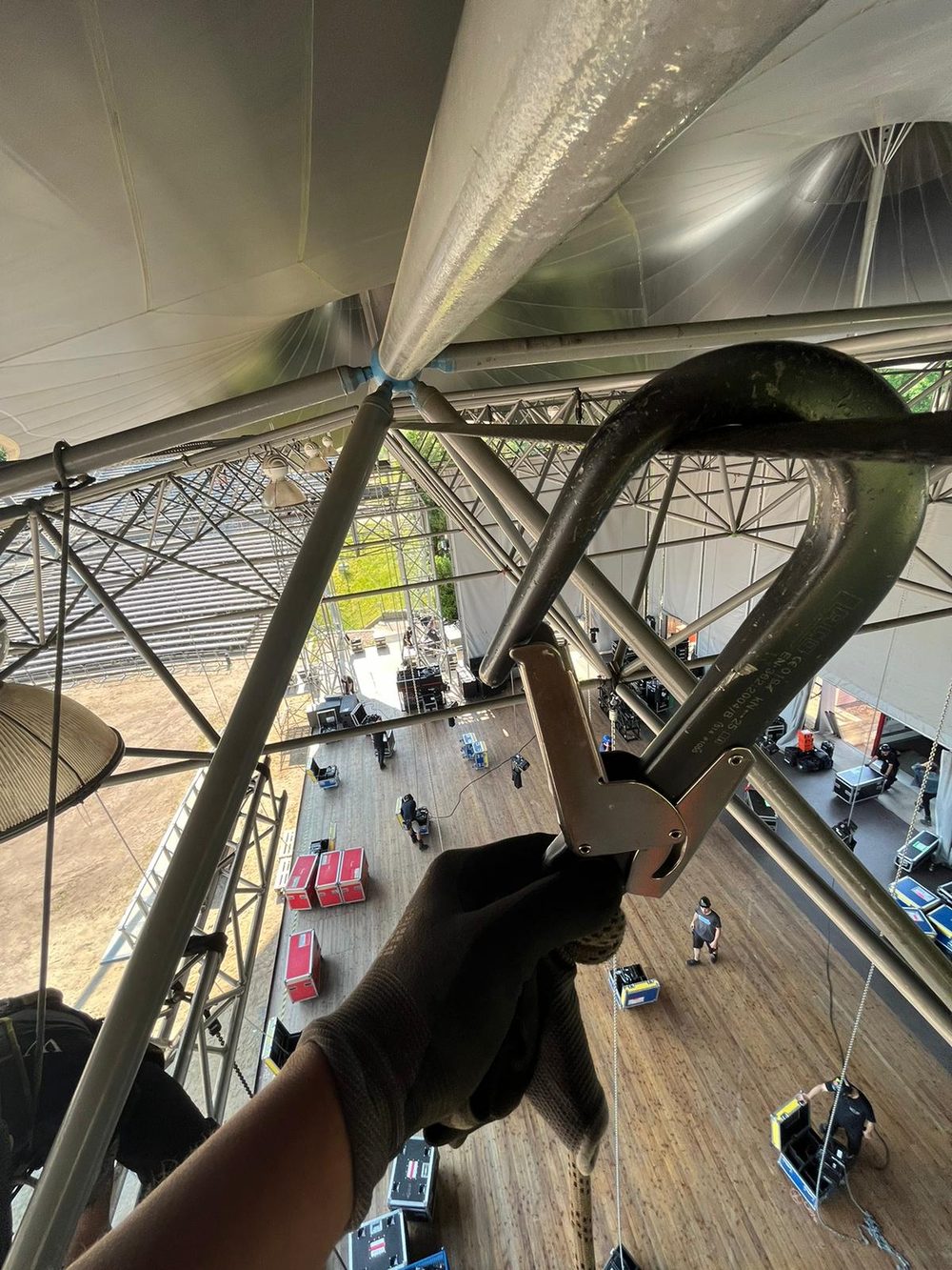 Truss installation during an event rigging job